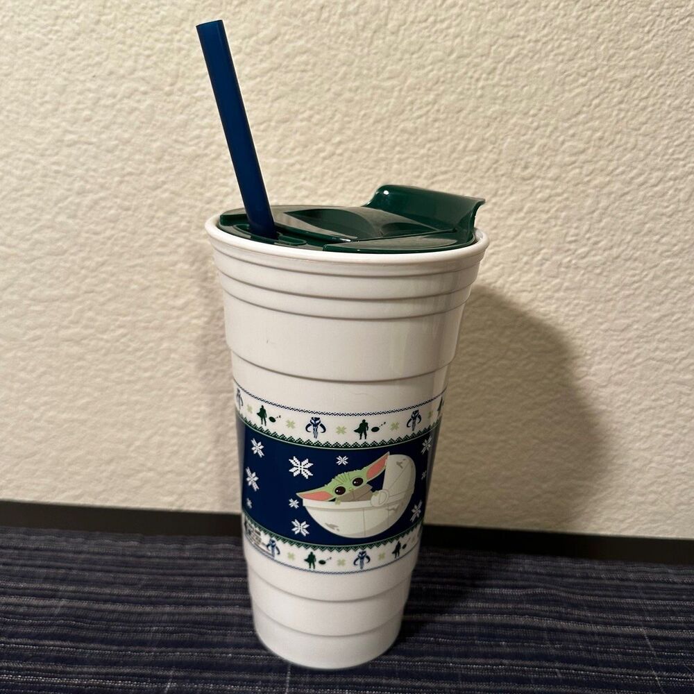 Star Wars Christmas Madalorian Grogu Baby Yoda Water Tumbler 32oz